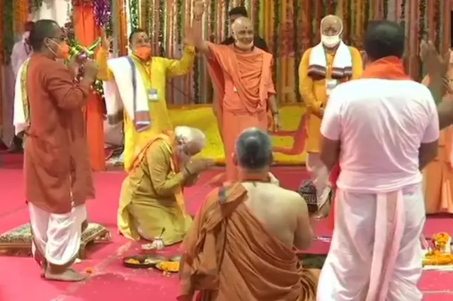 प्रधानमंत्री नरेंद्र मोदी