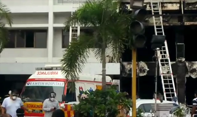 विजयवाड़ा के एक होटल में आग