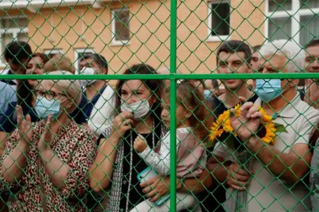 रूस में एक दिन में रिकॉर्ड मामले तब मिले हैं जब छात्र वापस स्कूल लौटे हैं