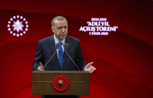Erdoğan: Avukatlar için de meslekten men yönteminin gerekip gerekmediği tartışılmalıdır