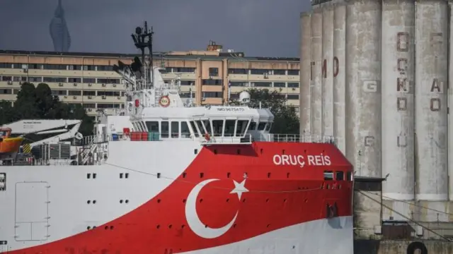 Oruç Reis sismik araştırma gemisi