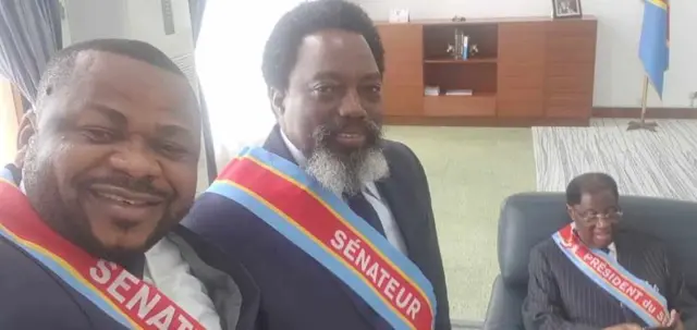 Bwana Kabila (wa pili kutoka kushoto) anakuwa seneta wa maisha , kulingana na katiba ya DRC