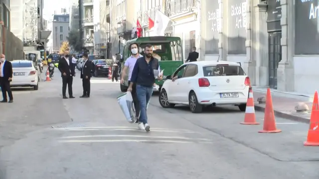 ABD'li gazeteci Andre Vltchek, Karaköy Kemankeş Sokak'ta aracının içinde ölü bulundu