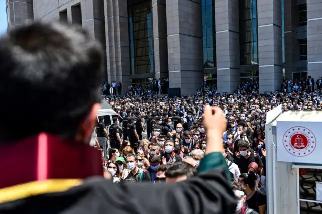 Çoklu baro sistemiyle İstanbul’da yeni baro kurulması için gereken 2 bin imza sayısına ulaşıldı