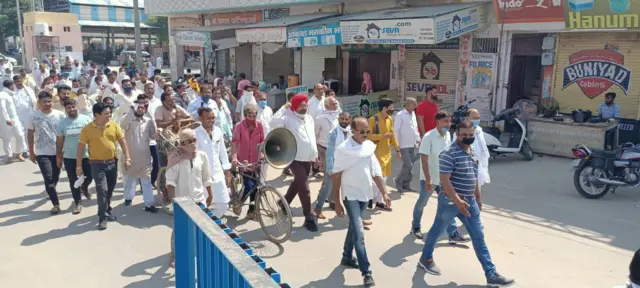 ਸਿਰਸਾ ਵਿੱਚ ਲੋਕ ਖੇਤੀ ਬਿੱਲਾਂ ਦੇ ਵਿਰੋਧ ਵਿੱਚ ਸੜਕਾਂ ’ਤੇ ਨਜ਼ਰ ਆਏ