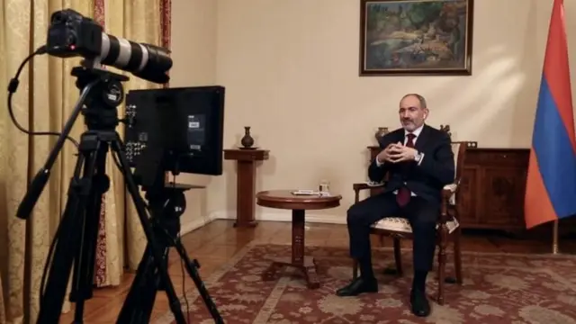 Никол Пашинян во время записи телепередачи Би-би-си Hard Talk