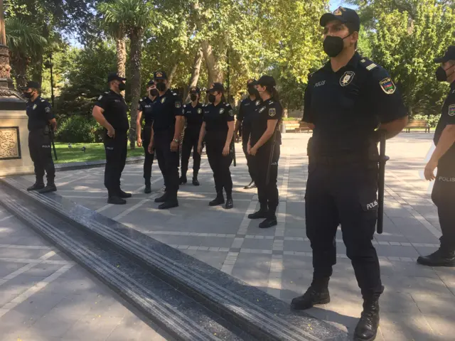 Polis, DİN, komendant saatı