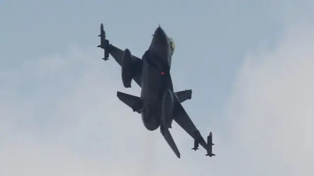 истребитель F-16
