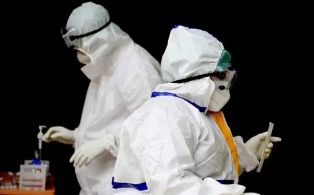 कोरोना स्वास्थ्यकर्मी