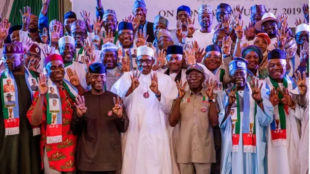 Buhari wit im campaign team for 2019