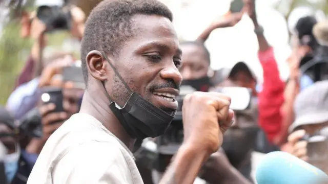 Bobi Wine wuxuu sheegay in uusan aqbali doonin natiijada doorashada