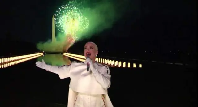 کِیتی پِری از جمله کسانی بود که در کنسرت عصر چهارشنبه در واشنگتن خواند