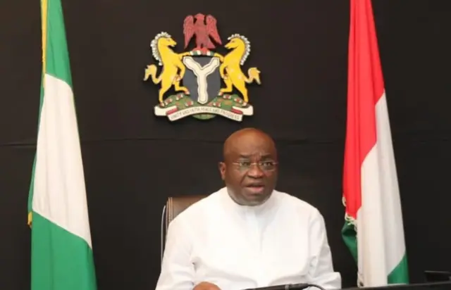Gọvanọ Okezie Ikpeazu