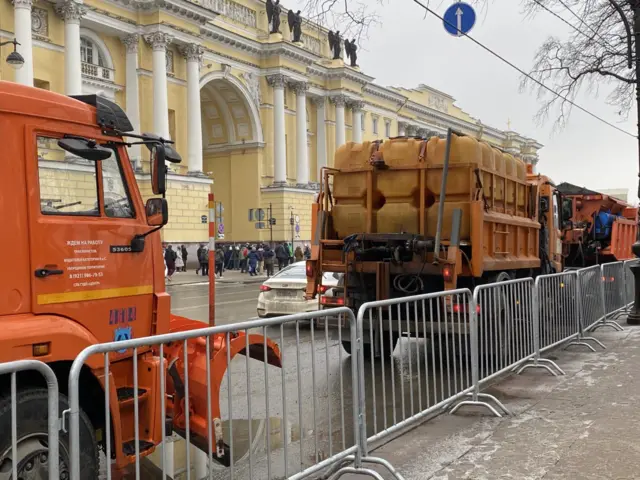 Спецтехника у Конституционного суда