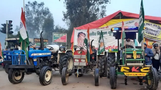 આંદોલનકારી ખેડૂતોની ટ્રૅક્ટર રેલી માટે તૈયારી