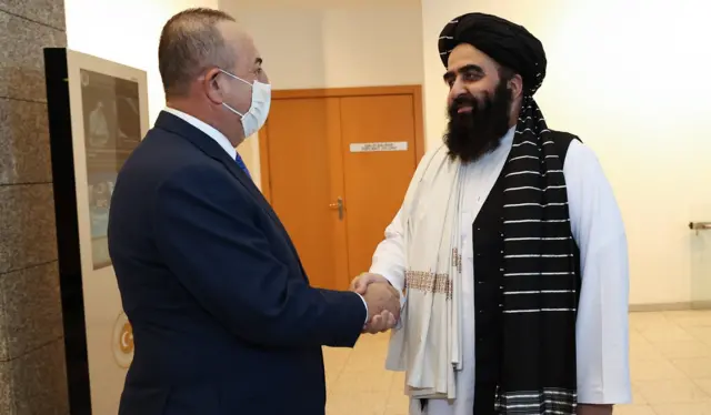 मेव्लुत चोवाशुग्लू की तालिबान नेता से मुलाक़ात