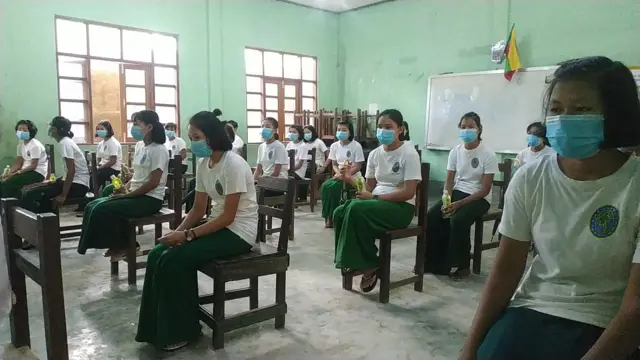 ရခိုင်မှာ အခြေခံပညာကျောင်းသားတွေ ကိုဗစ်ကာကွယ်ဆေးစထိုး