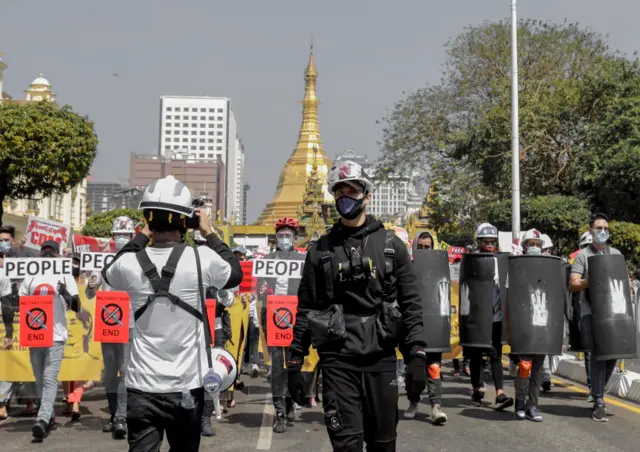အနုပညာရှင်တွေကို သုံးရက်အတွင်း အပြီးလွှတ်ပေးဖို့ရှိ