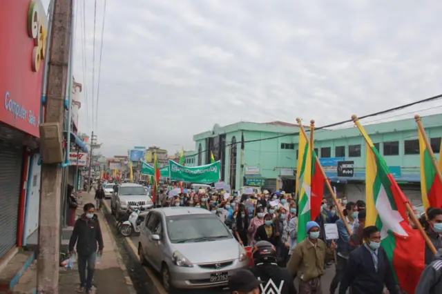 ပြင်ဦးလွင်မြို့က တပ်မတော်ထောက်ခံပွဲ