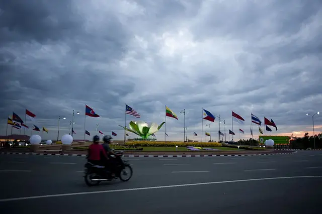 အာဆီယံထိပ်သီးဆွေးနွေးပွဲ - အထူးသံရဲ့မြန်မာခရီးစဉ် မကြာခင်ပေါ်ပေါက်သင့်တယ်လို့ ထိုင်းပြောလာ
