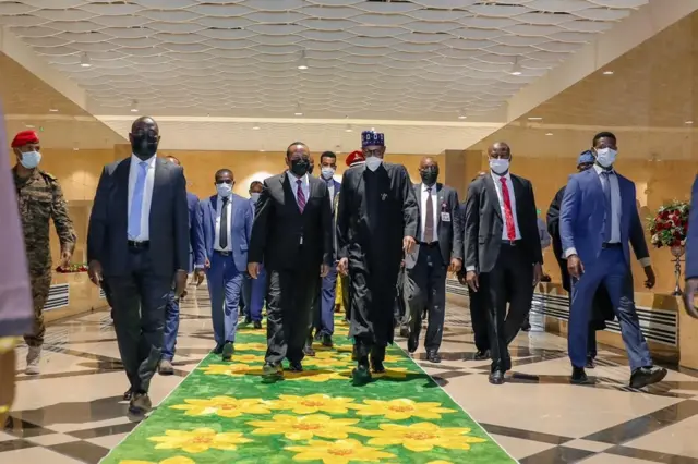 ቀዳማይ ሚኒስተር ኣብዪ ኣሕመድ፣ ፕረዚደንት ናይጄሪያ መሓሙድ ቡሃርን ካልኦት ዕዱማትን