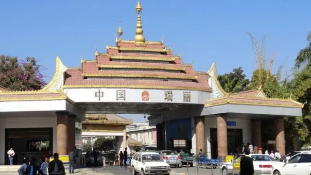 ကြယ်ဂေါင် မှာကျန်နေတဲ့ သွင်းကုန်တွေကို သယ်ခွင့်ပြုဖို့ တရုတ်ဘက်က ပြောလာ