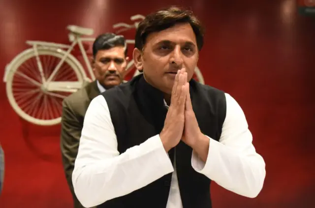 अखिलेश यादव