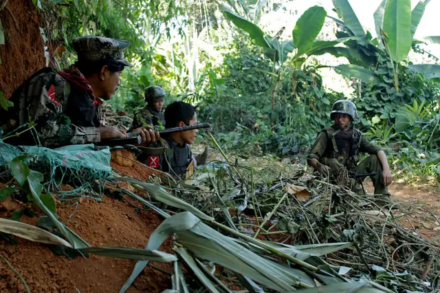 ဖားကန့်နဲ့တနိုင်းမှာ စစ်ကောင်စီနဲ့ ကေအိုင်အေတို့ တစ်ပတ်အတွင်း တိုက်ပွဲ ၁၀ ကြိမ်နီးပါးဖြစ်ပွား