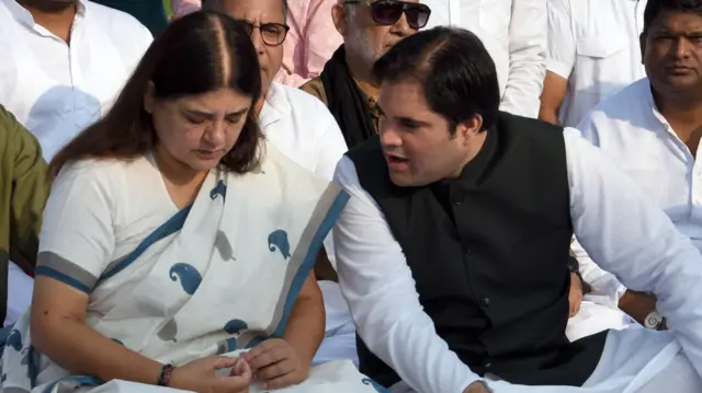 वरुण गांधी और मेनका गांधी
