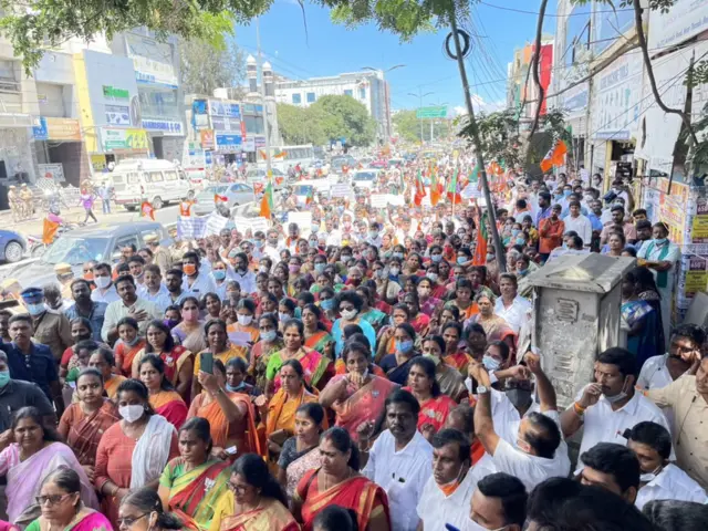 கோயில் ஆர்ப்பாட்டம்