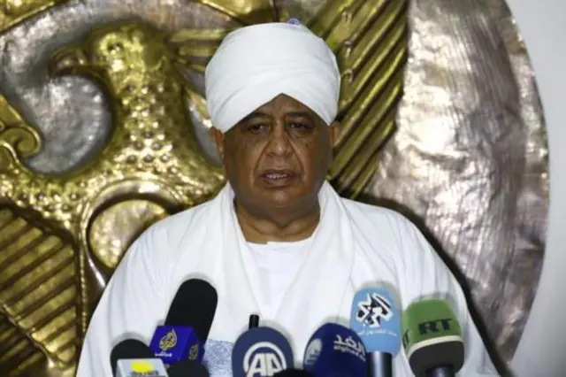 Ibrahim Ghandour ana zarginsa da zagon ƙasa ga gwamnatin haɗaka.