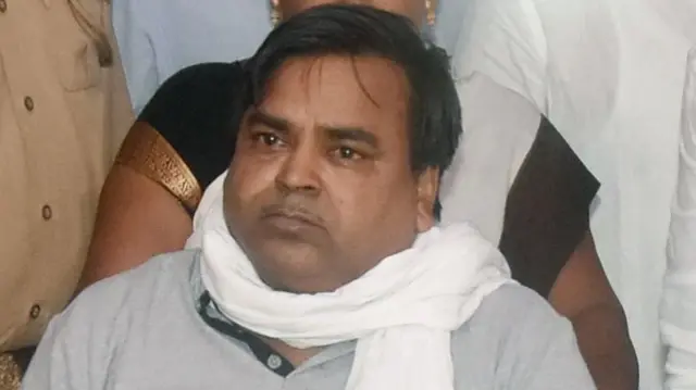 गायत्री प्रजापति