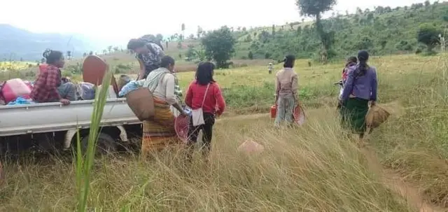 တိုက်ပွဲကြောင့် ကောက်ရိတ်ချိန် ထွက်ပြေးတိမ်းရှောင်ရတဲ့ ဒေသခံတွေ