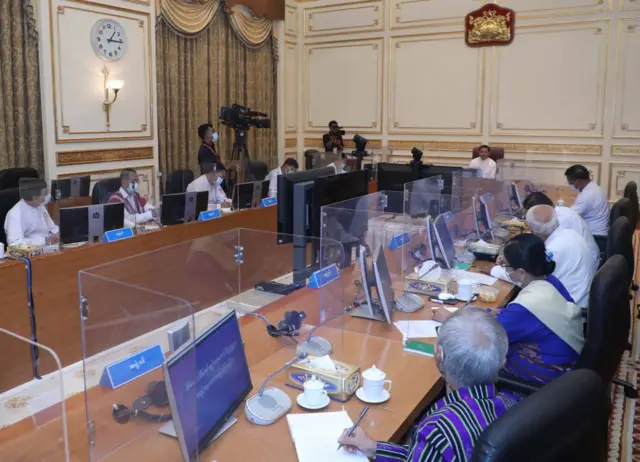 စစ်ကောင်စီဥက္ကဋ္ဌနဲ့ အဖွဲ့ဝင်တွေ နိုဝင်ဘာလ ၉ ရက်နေ့မှာပြုလုပ်ခဲ့ကြတဲ့ အစည်းအဝေး
