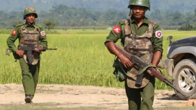 ရခိုင်ပြည်မြောက်ပိုင်းမှာ တာဝန်ကျ စစ်သားတချို့/ပုံဟောင်း