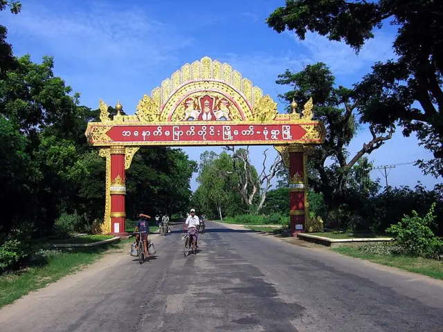 မုံရွာမြို့အဝင်မုဒ်ဦးအနီးက စစ်ကောင်စီတပ်ဖွဲ့ဝင်တွေ တိုက်ခိုက်ခံရ
