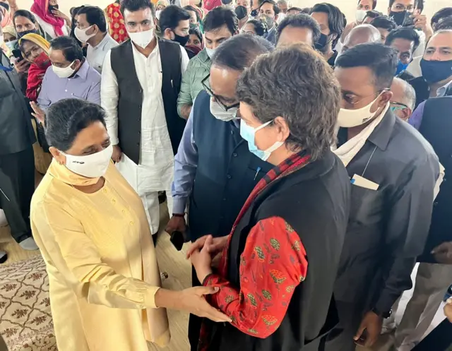 प्रियंका गांधी-मायावती
