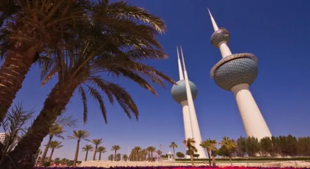 أمير الكويت يكلّف ولي عهده ببعض مهامه الدستورية مؤقتاً