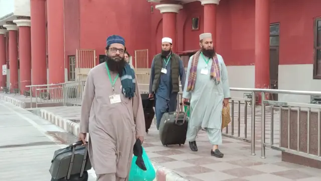 पाकिस्तानी श्रद्धालु