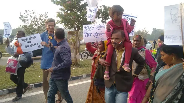 रांची में भारत-न्यूज़ीलैंड टी20 मैच से पहले प्रदर्शन
