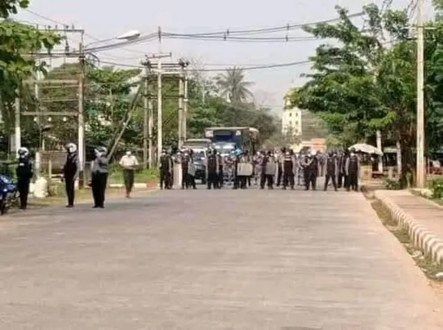 ပုံစာ- ခရမ်းမြို့အတွင်းတပ်စွဲထားသည့်စစ်ကောင်စီတပ်များ (ပုံဟောင်း)