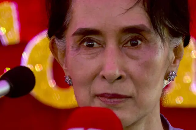 ဒေါ်အောင်ဆန်းစုကြည် ကိုယ်တိုင်သက်သေထွက်ဆို