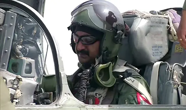अभिनंदन वर्तमान
