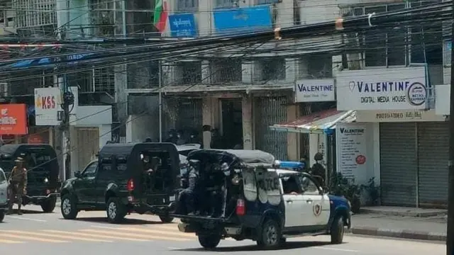စစ်အာဏာသိမ်းပြီးတဲ့နောက် ပစ်မှတ်ထားခံနေရတဲ့ထွေအုပ်ရုံးတွေ