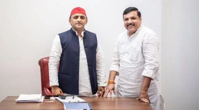 अखिलेश यादव, संजय सिंह