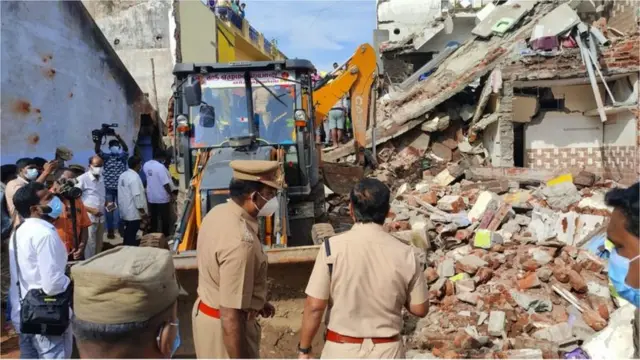 சேலம் கட்டடம் இடிந்து விழுந்த சம்பவம்