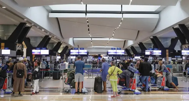Matafiya sun yi a filin jirgin sama na Ottawa