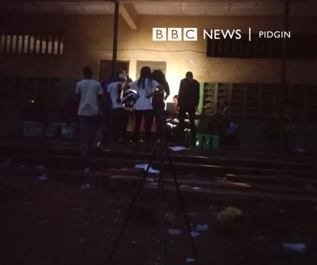 Pipo dey wait for di PDP governorship candidate polling unit