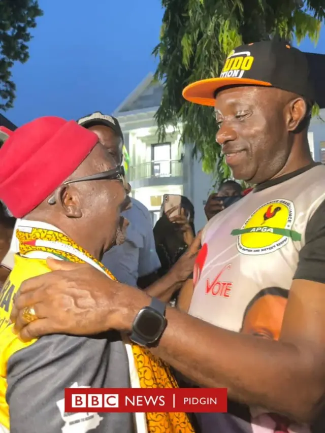Soludo and im papa dey hug
