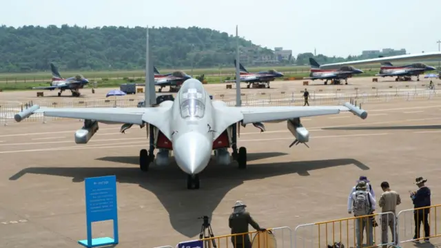 चीनी विमान जे 16 डी